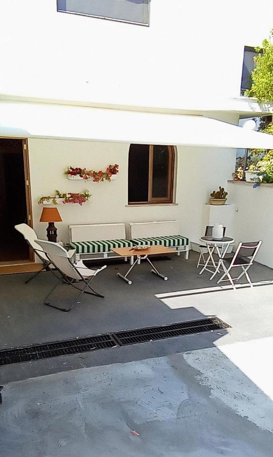 Cottage La Roccia Merine Exterior photo