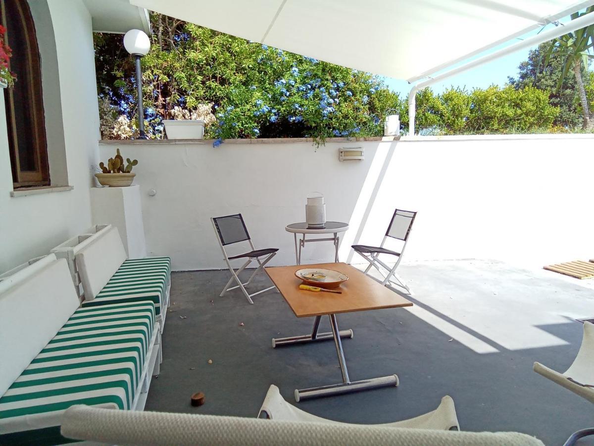 Cottage La Roccia Merine Exterior photo